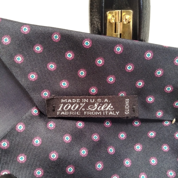 417 Van Heusen 100% Silk Neck Tie - Picture 4 of 4